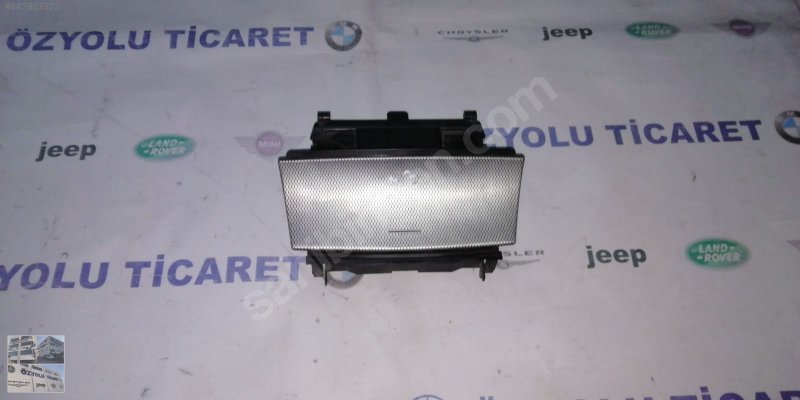 Çıkma Mercedes w203 c serisi orta küllük 0010248 Parça