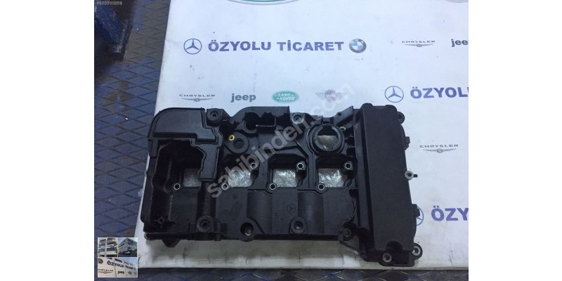 Çıkma MERCEDES C SERİSİ W204 271 MOTOR ÜST KAPAĞI 2710101730  Parça