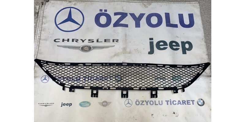 Çıkma MERCEDES W212 E SERİSİ AMG ÖN TAMPON ORTA IZGARA 2013-2016 0010861 Parça