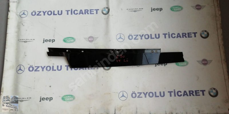 Çıkma BMW e70 x5 sol ön kapı direk kaplaması 000938 Parça