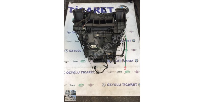 Çıkma RANGE ROVER VOGUE KALORİFER KUTUSU KOMPLE 051561 Parça