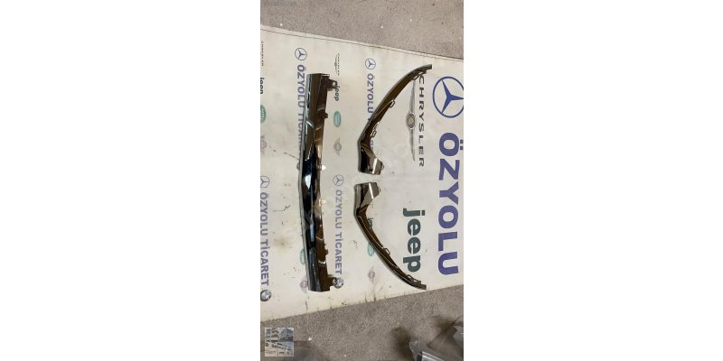 MERCEDES W205 C SERİSİ ÖN AMG TAMPON NİKELAJ SETİ 0010336