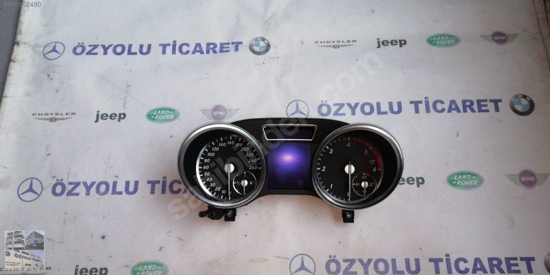 Mercedes w166 gl gösterge saati A1669003606