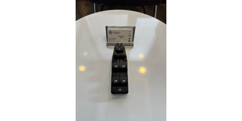 BMW F10 5-SERİSİ SOL ÖN CAM DÜĞMESİ 9241955