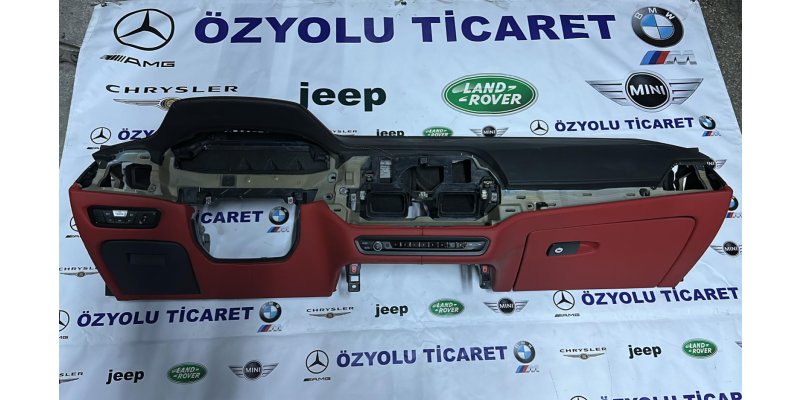 BMW G22-G23-G26 Siyah Kırmızı Head Up Göğüs Torpido