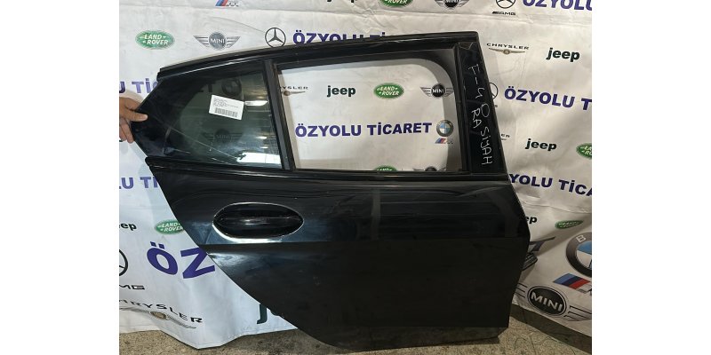 BMW F40 1 Serisi Sağ Arka Kapı Siyah