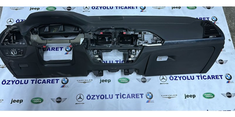 BMW G01 X3 Siyah Dikişli Göğüs Torpido