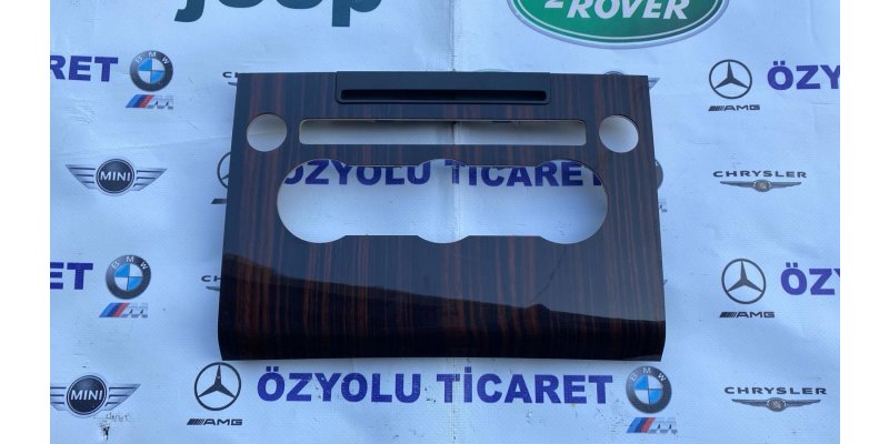 Range Rover Vogue L405 Teyp Çerçevesi (2013-2017)