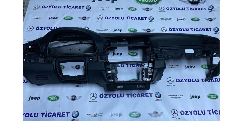 BMW F10 LCİ 5 Serisi Ön Göğüs Çıkma Orjinal Hatasız