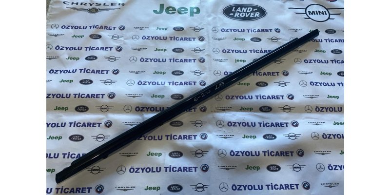 BMW G20 Sol Arka Kapı Sıyırıcı Fitil Parlak Siyah 5133 7465151