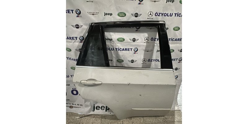 BMW E70 X5 Sağ Arka Kapı Beyaz 2008-2013