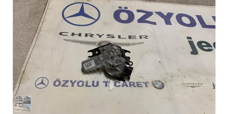 MERCEDES W156 GLA ARKA CAM SİLGİ MOTORU A1569068200