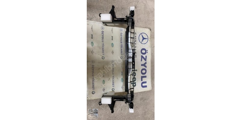 MERCEDES W156 GLA ÖN PANEL SET 0010363